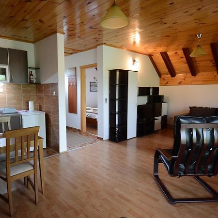 Apartmani Ogi I Ana Баїна-Башта Екстер'єр фото