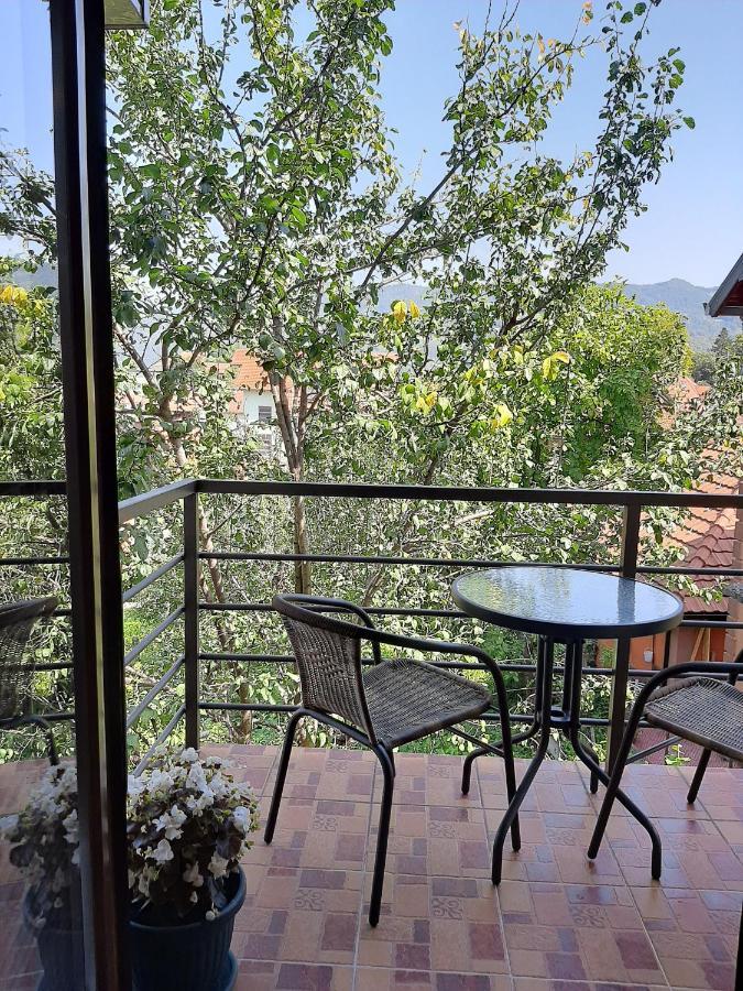 Apartmani Ogi I Ana Баїна-Башта Екстер'єр фото