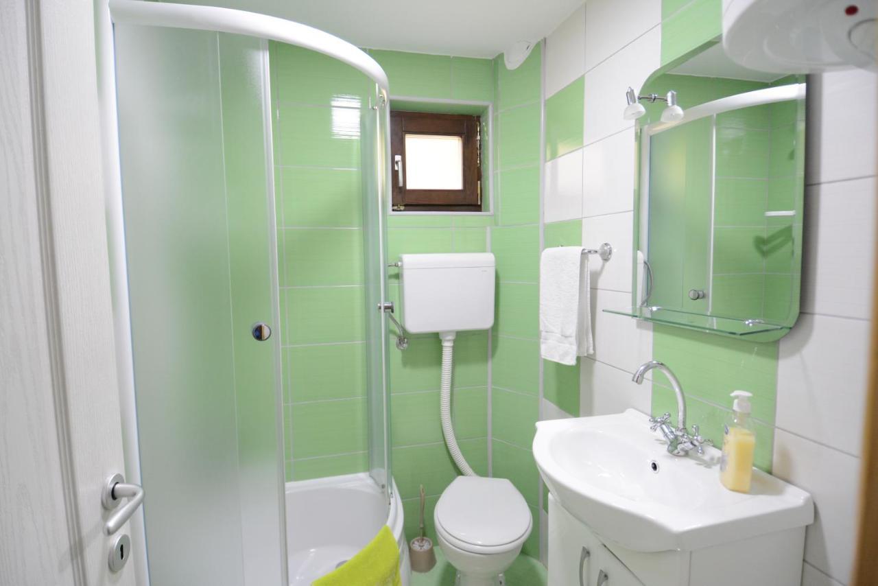 Apartmani Ogi I Ana Баїна-Башта Екстер'єр фото