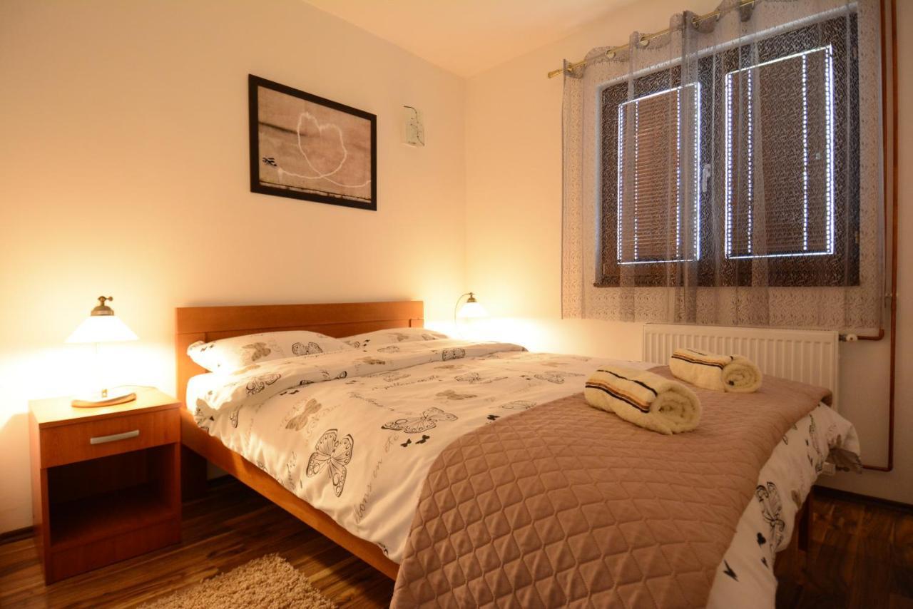 Apartmani Ogi I Ana Баїна-Башта Екстер'єр фото